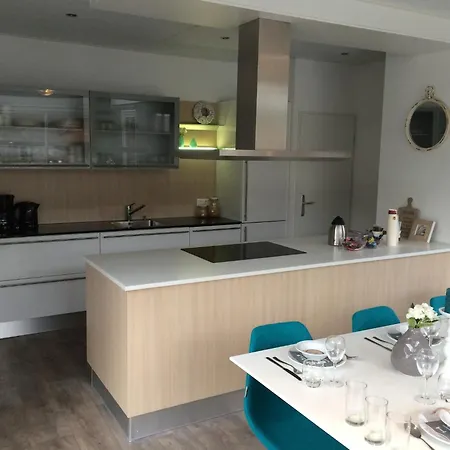 Holiday home Modern Holiday Home, Alkmaar At 15km *